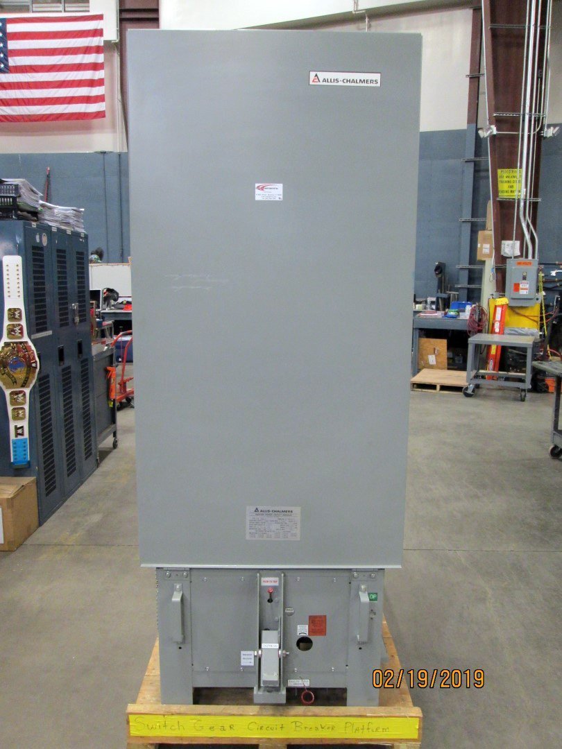 Siemens-Allis type FC-500A, 1200A, 15kV Air Circuit Breaker. - Circuit