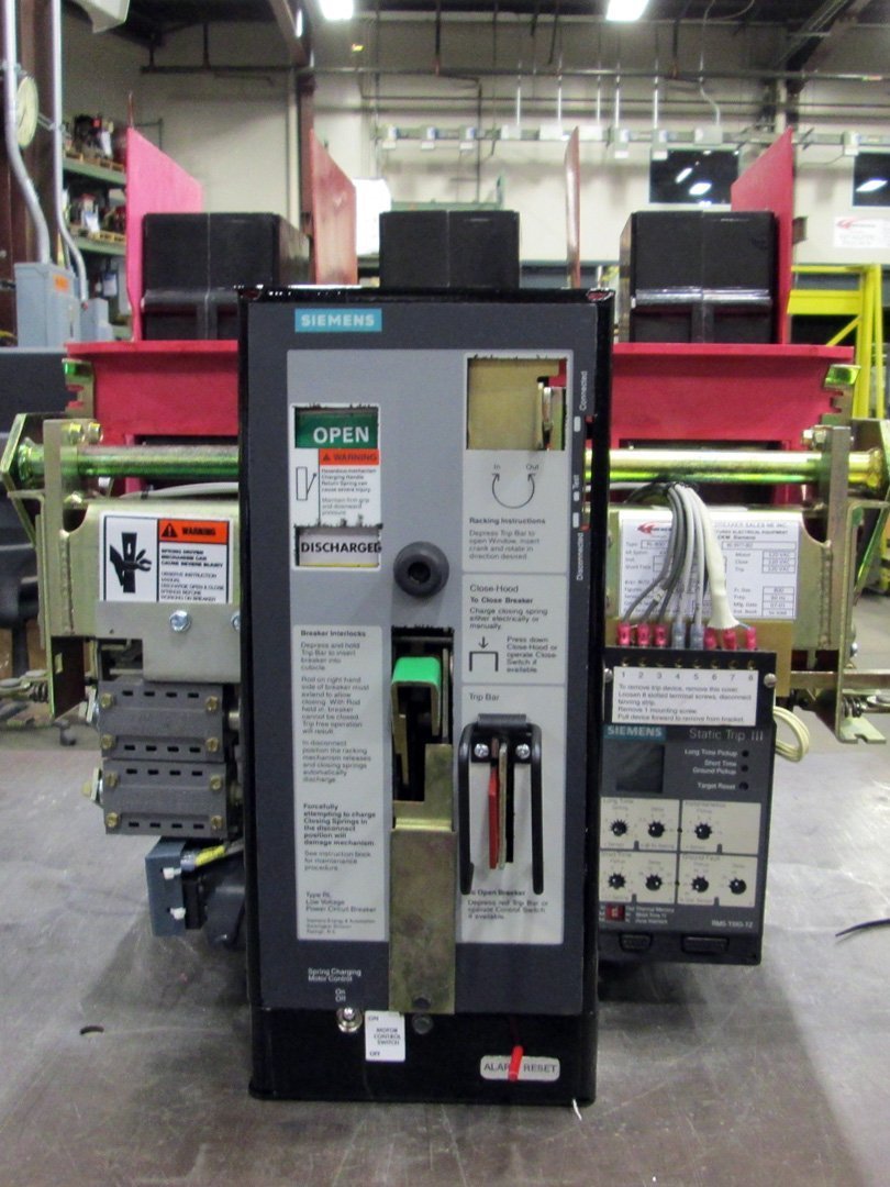 Siemens type RL800 800AF Electrically Operated Air Circuit Breaker
