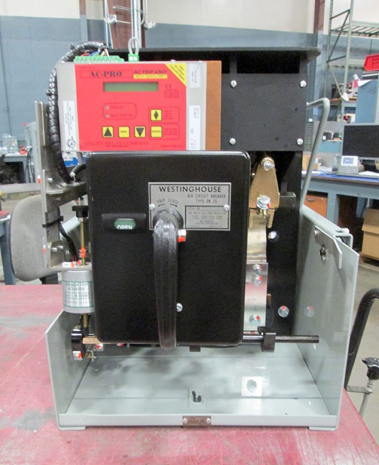 Westinghouse DK25 Manually Operated Air Circuit Breaker. Circuit