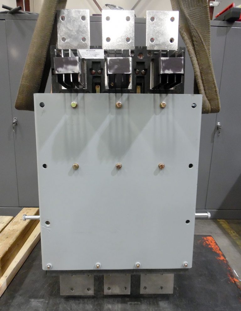 General Electric type THPC3625ET1 2500A Manually Operated Bolted Pressure Switch. Circuit